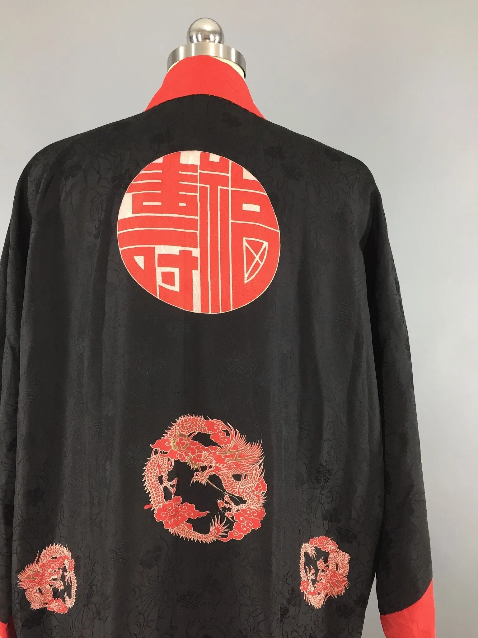 1920s - 1930s Vintage Silk Kimono Robe / Black & Red Dragons