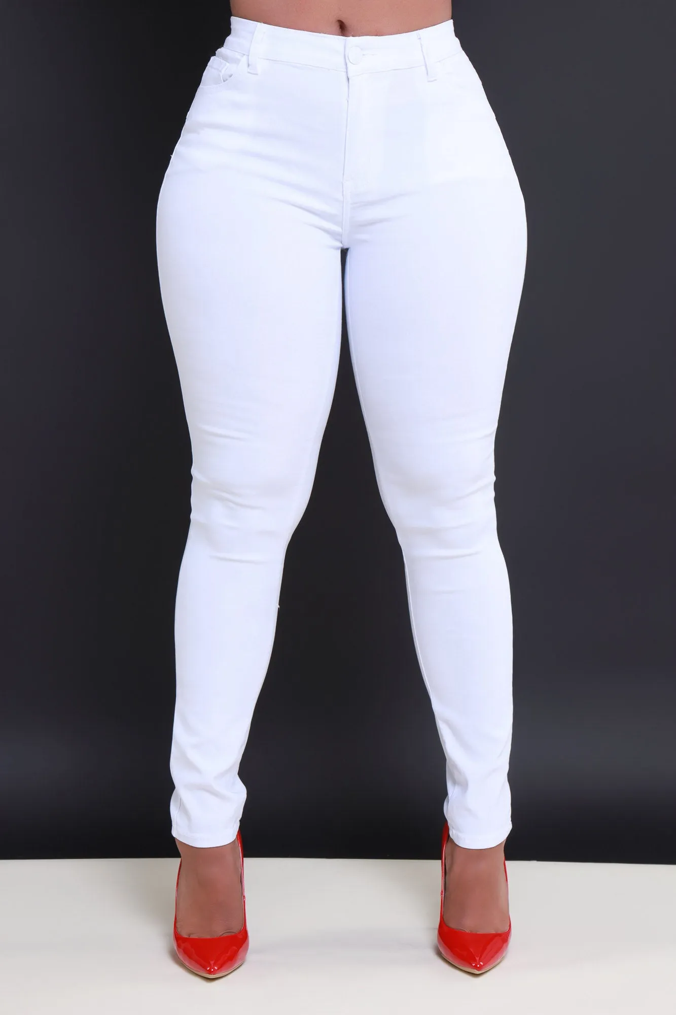 Blacklist Butt Lifting Mid Rise Stretchy Jeans - White