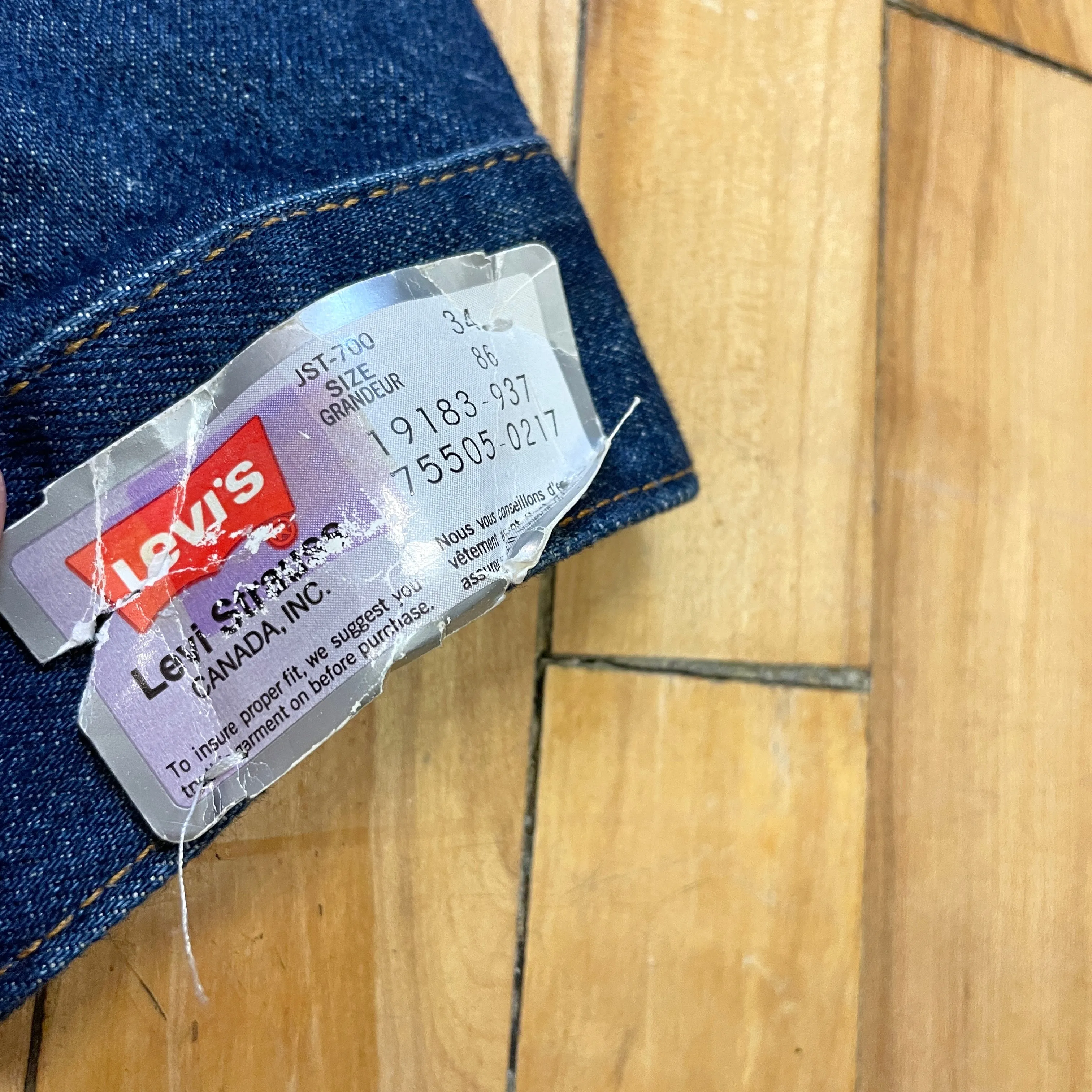 Levi's Deadstock 2 Pocket Red Tab Union Made in Canada Vintage Trucker Jacket Size S/M